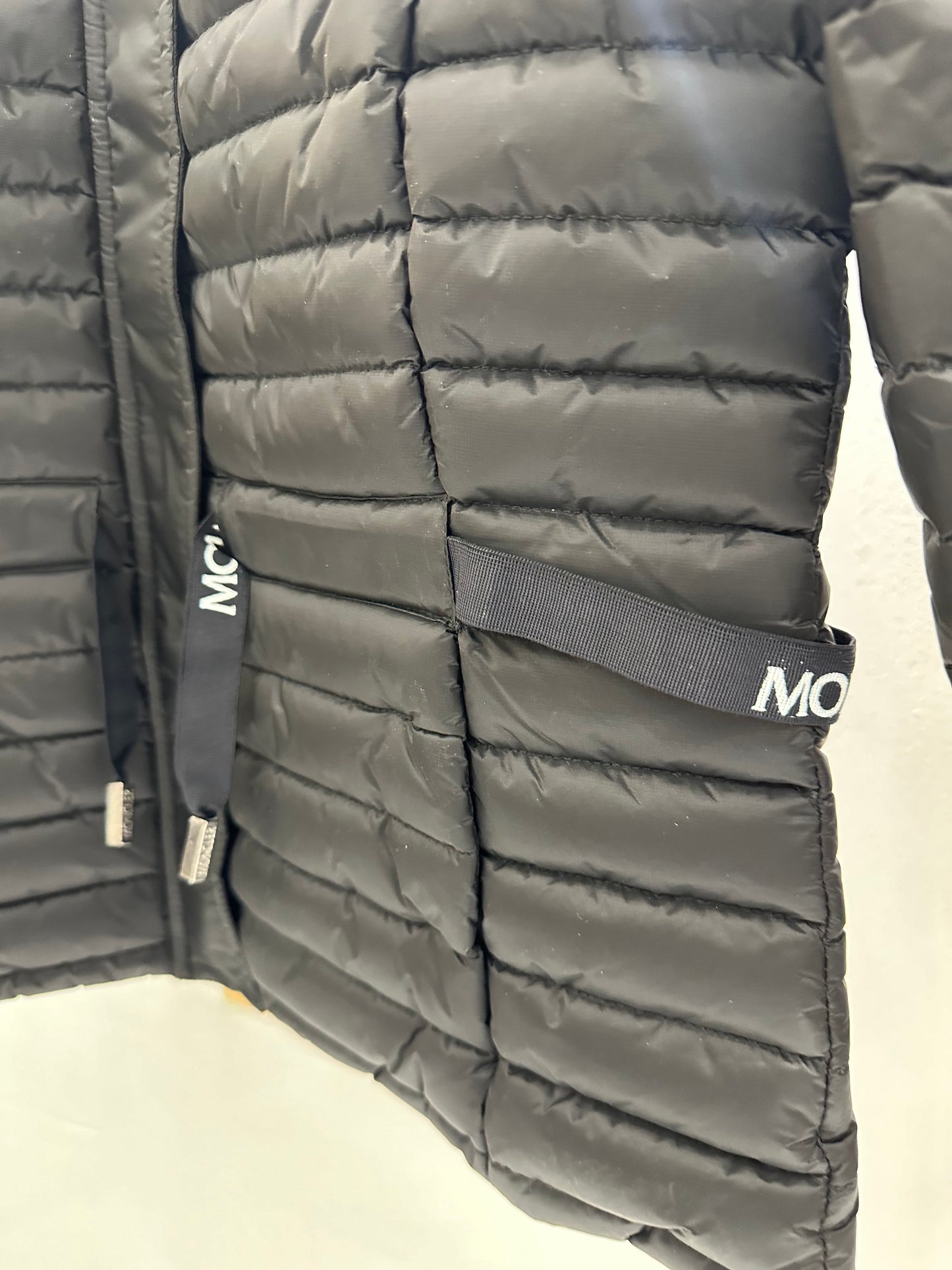 Moncler μπουφάν