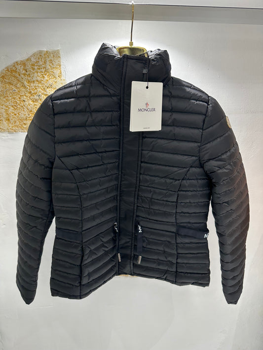 Moncler μπουφάν